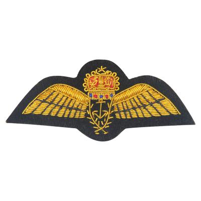 China Wholesale Custom Made Custom Logo Lapel Hard Enamel Souvenir Metal Clothing Badge for sale