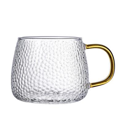 China Sustainable Hot sale 380ml/430ml Hign Borosilicate hammer Single Wall Glass Tea Cup with handle for sale