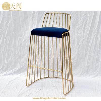 China Commercial Modern Blue Velvet Upholstery Navy Furniture Bar Stool Bride Veil Luxury Bar Stool for sale