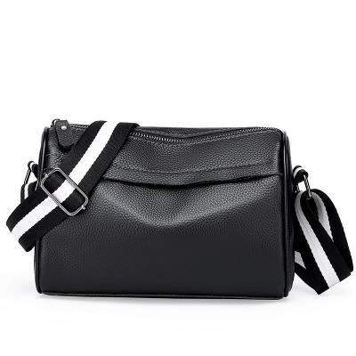 China Others Whole Sale Low MOQ Genuine Leather Shoulder Bag Black Cross - Body Bag For Men Body Genuine Leather Cross Shoulder Bags for sale