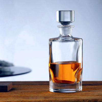 China New Design High Quality 2021 Classic/Postmodern Mordern New Crafted Liquor Decanter Whiskey Glass Decanter for sale