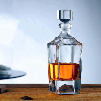 China New 2021 Classic/Postmodern New Design High Quality Crystal Glass Whiskey Decanter for sale