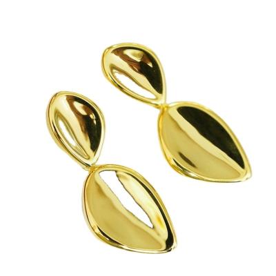 China CLASSIC Leaf Shape Stud Earrings For Women And Girls Brass/Silver/18k/14k Lead Free Gold Plated Customizable OEM Earrings Making for sale