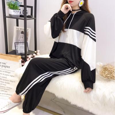 China Hot Sale 2021 Fashion Design Fashion Color Drawstring Leisure Tracksuits Color Woman Outdoor Sportswear Jogging Suit for sale