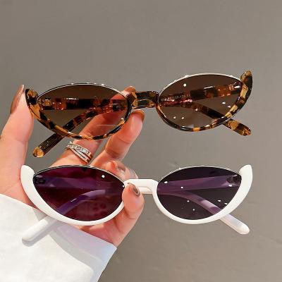 China Fashion Sunglasses Glasses Simple Sunglasses Wholesale for sale