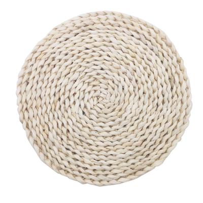 China Sustainable Handmade Fur Woven Decoration Corn Insulation And Plate Table Mat Cup Mat for sale