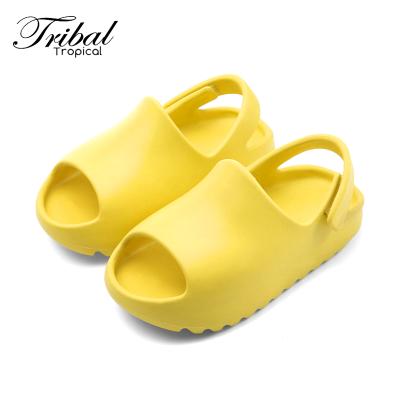 China Fashion Trend Slippers Kids Slides Latest Design Kids Fancy Yeezy Slides To Color For Girls Pink Slipper Women Fashion Black Yellow Green for sale