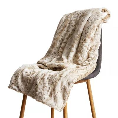 China Anti Static Comfort Luxury Faux Fur Throw Blankets Soft Fluffy Blankets For Couch And Bed for sale