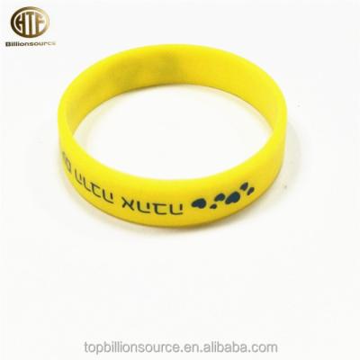 China Fashionable personalized silicone armband bracelet with letters for sale