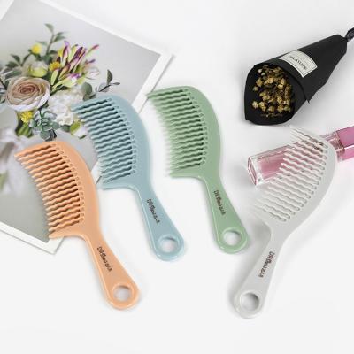 China Fashionable Unbreakable Shampoo Comb Barber Big Tooth Plastic Wide Tooth Hair Comb Hair Combs Unbreakable Comb for sale