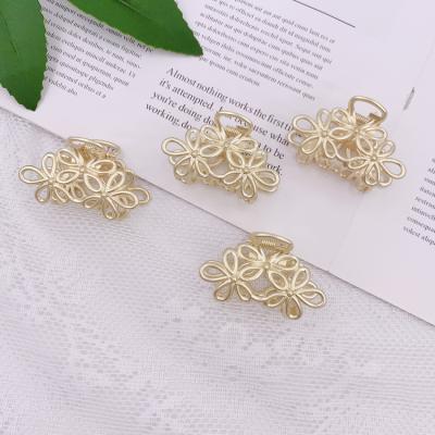 China Girl Hair Decoration Girls Hair Accessories Cut Hair Mini Flower Alloy Metal Hair Long Claw for sale