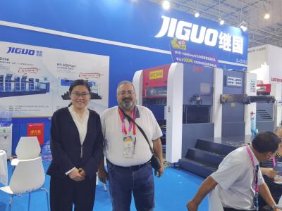 중국 1060 Deep Auto Die Cutting Machine Cutting And Creasing Machine With Heavy Pressure Over 900 Tons 판매용