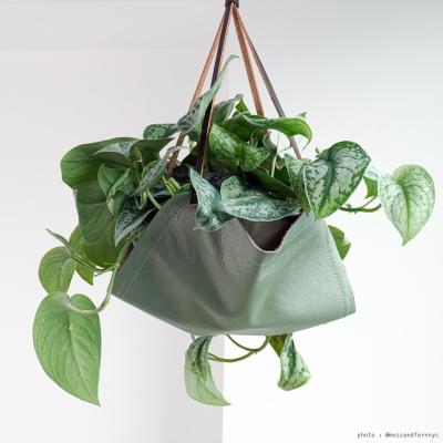 China Plant Fiber Plant Hanger Home Decor Wall Hanging Planter Genuine Leather Handmade Indoor Plant Stand for sale