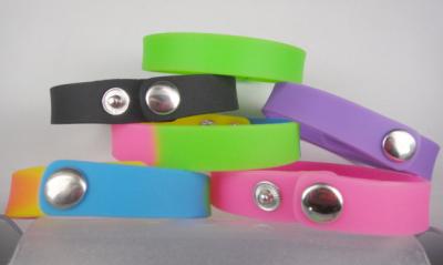 China New design custom silicone bracelet,silicone wristband, silicone band with custom logo for sale