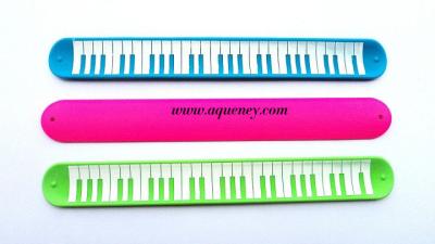 China New design Silicone Slap Ruler Bracelet, color Silicone Snap Bracelet Ruler,free sample for sale