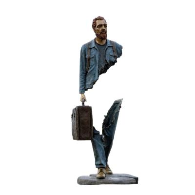 China Famous Traveler Europe Street Decoration Art Bronze Sculpture Statue Reproduction Statue for sale