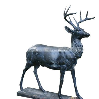 China Life Size Europe Deer Lawn Ornaments Plaza Decoration Treatment Customized for sale