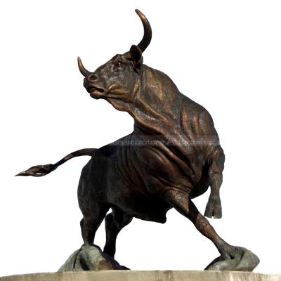 China High Quality Life Size Outdoor Decorative Large Bull Bronze Sculpture Bull Sculpture From Europe for sale