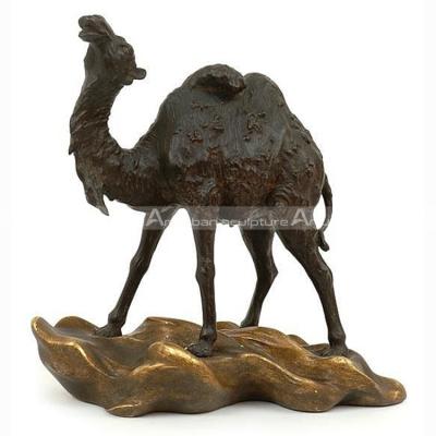 China Europe camel garden animal outdoor metal cast camel life size bronze animal sculpture animal statue for sale