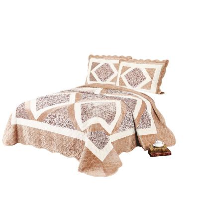 China Anti Static Best Selling Super Soft Comforter Velvet Bedding Set Embroidery Comforters And Comforter With Patchwork for sale