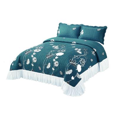 China New Design PORTABLE Microfiber Bedspread Scatter Print Pattern Comforter With Lace Ruffled Design Border for sale