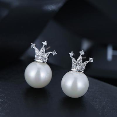 China 2022 fashion earrings trend durable custom crown zirconia pearl earring stud for wholesale for sale