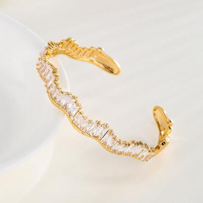 China Custom Gold Plated Cubic Zirconia Stone Wellington Bracelet Jewelry Durable Fashion Cuff Bracelets Bangles for sale