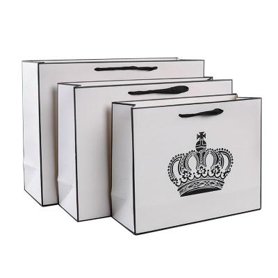 China Fashional Recyclable Custom Printed Luxury Paper Gift Bags With Your Own Logo for sale