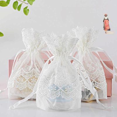 China Wedding New Ceremony Wedding Event Concert Small Candy Gift Bag High Quality Exquisite Jewelry Lace Gauze Bag for sale