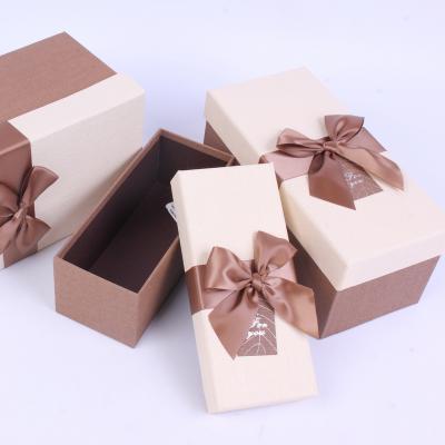 China Exquisite Recycled Materials Paper Cosmetic Gift Cardboard Box Customized Printing Box for sale