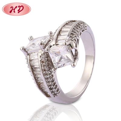 China No Allergic Platinum Plated Cubic Zircon Finger Silver Engagement Luxury Wedding Ring 2018 Ladies Fashion Jewelry for sale