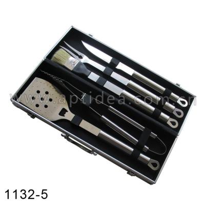 China Easily Cleaned 5 Pcs BBQ Kit In Carry Case BBQ SET for sale