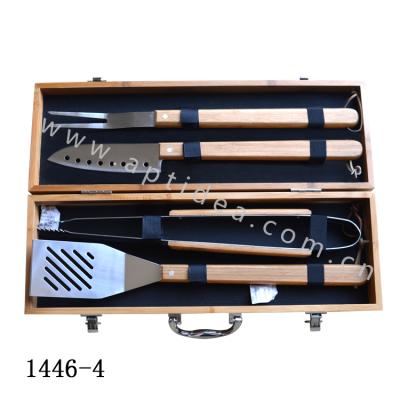 China Wholesale Wooden Easily Cleaned Handle BBQ Grill Tool Kit for sale