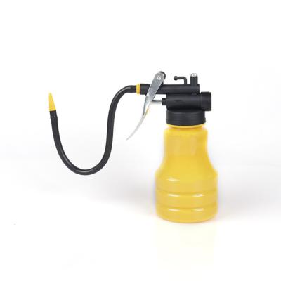 China New Type Yellow High Pressure PA Pump Gun Oiler With Stainless Steel Hose for sale