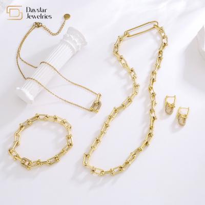 China 18k Gold Plated Diamond Zircon Jewelry Set Horseshoe U Geometric for sale