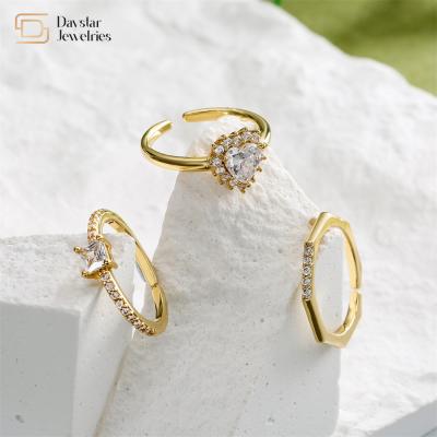 China Vrouwenmannen Geplateerde het Goud van het Hartdiamond rings adjustable 18k van de Huwelijksovereenkomst Te koop