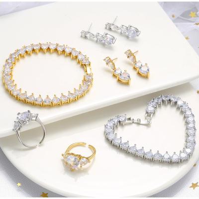 China Bedek van de Juwelen Kubieke Zircon van Hip Hop Goud Geplateerde Cubaanse de Armbandhalsband Ring Earrings Set Te koop