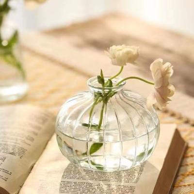 China Colorful Eco-friendy Desktop Glass Vase, Clear Small Striped Vase for sale