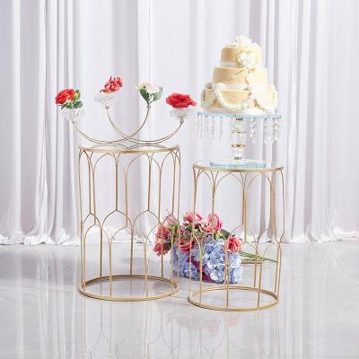 China Wedding Decroation Pedestal Cylinder Gold Metal Round Wedding Event Party Cake Table For Wedding Decor for sale