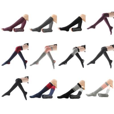 China Hot Selling Custom Women's Sports Tights Women's Yoga Tights Girls Comfortable Knee High Grip Socks Yoga Toe Bumps Stocking Pantyhose Pantyhose for sale