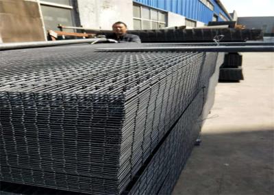 Chine Le PVC a enduit à plat 3.0mm soudés câblent Mesh Fence 25X75mm pour la clôture à vendre