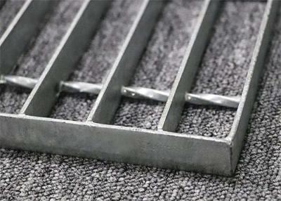 China 30mm Bar Width Heavy Duty Metal Grate Q235 Galvanised Steel Walkway Grating for sale