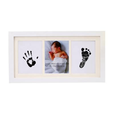 China Eco-Friendly Wooden Newborn Baby Baby Collage Photo Frame Home Decor MDF Handprint And Footprint Photo Frame Kit 18X33CM for sale