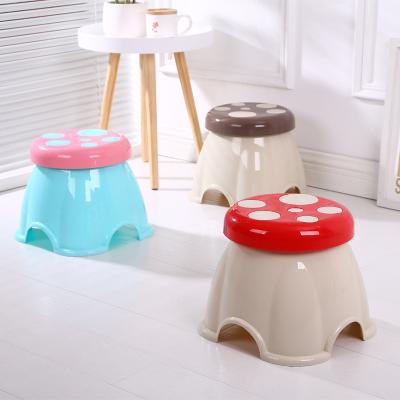 China Eco - Friendly Camping Kids Step Plastic Portable Toilet Small Lawn Stool for sale