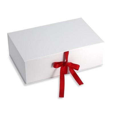 China Handmade Custom Large White Baby Christmas Cardboard Packaging Gift Box for sale