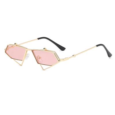 China Fashion sunglasses 2021 fashion women punks personality cat eye sunglasses ladies hot metal flip sun glass fashion new for sale