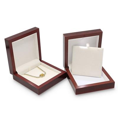 China Wholesale Custom Portable Wooden Jewelry Box Special Portable Jewelry Storage Travel Design Necklace Pendent Box for sale