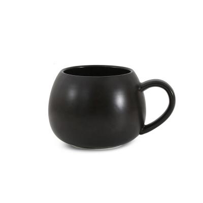 China Viable Color Luster Black And White Modern Simple Large Capacity Breakfast Couple Cup Office Ceramic Mug for sale