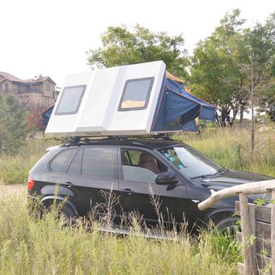 Cina Tenda off-road con tetto a guscio morbido con lucernario e finestre Area 2,4 metri quadrati in vendita