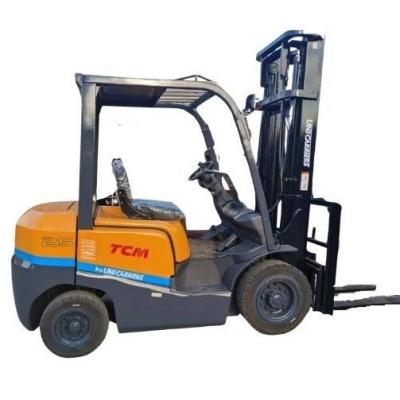 Chine 2.5 tonnes TCM Forklift FD25 au Japon avec une hauteur de levage minimale de 23 mm et une longueur de fourchette de 1150 mm à vendre